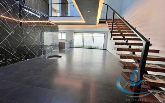 SE VENDE CASA EN LOMAS DE ANGELOPOLIS, PARQUE FORESTA