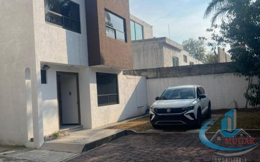 Casa en venta por Calzada Zavaleta