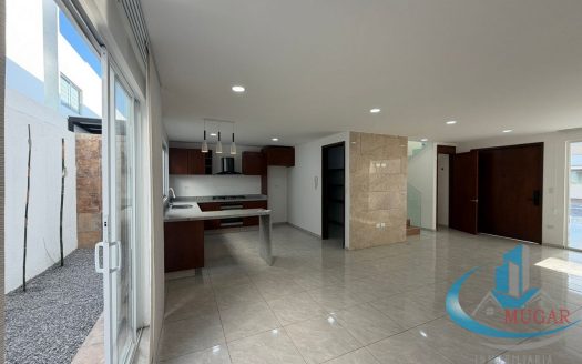 CASA EN VENTA LOMAS DE ANGELOPOLIS III PARQUE MEDITERRANEO
