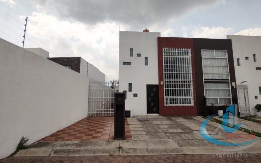SE VENDE CASA EN CUAUTLANCINGO, PUEBLA, FRACC. REAL DEL BOSQUE 2